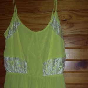 women xl yellow spaghetti strap top lace accent